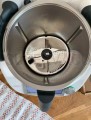 OSLONA-NOZA-OBIERACZKA-WARZYW-DO-THERMOMIX-TM6-TM5-Kod-producenta-AND0245.jpeg
